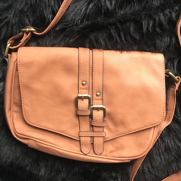 Merona Handbags - ⭐️Merona crossbody bag ⭐️